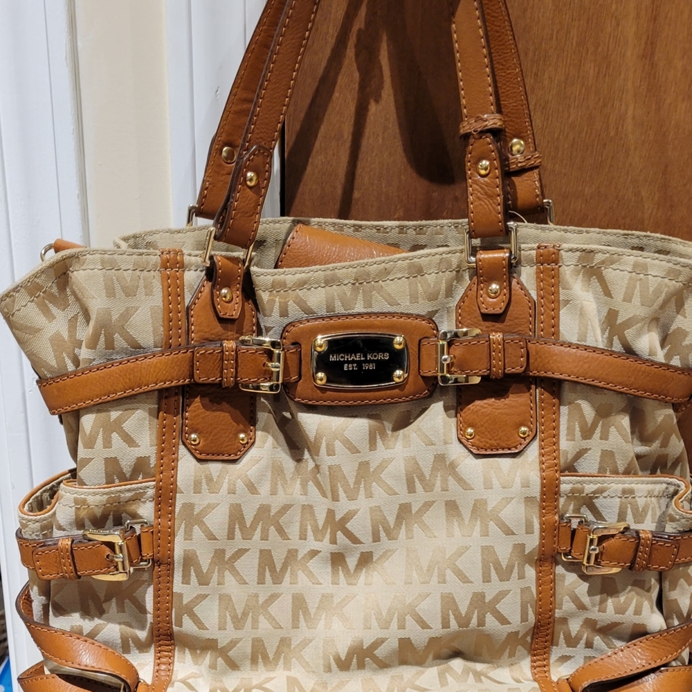 Michael Kors Signature Purse